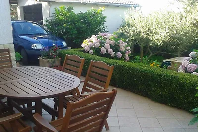Ferienwohnung mit Terrasse und Grill