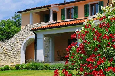 Villa mit Pool und Klimanlage