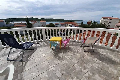 Appartamento Vacanza con famiglia Pirovac