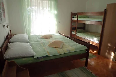 Ferienwohnung mit Terrasse und Klimaanage