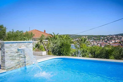 Ferienwohnung mit Balkon und Pool