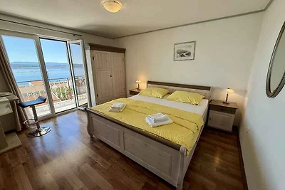 Studio modern mit Balkon