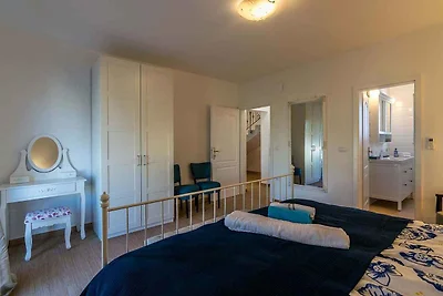 Villa mit Pool und Klimaanlage