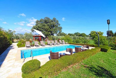 Ferienhaus mit Klimaanlage und Pool