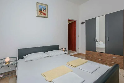 Ferienwohnung mit Terrasse und Grill