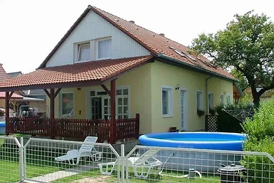 Ferienhaus mit Pool, Internet und Klimaanlage