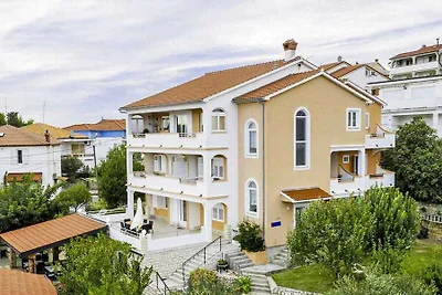 Apartment mit zwei Schlafzimmern und grosser 