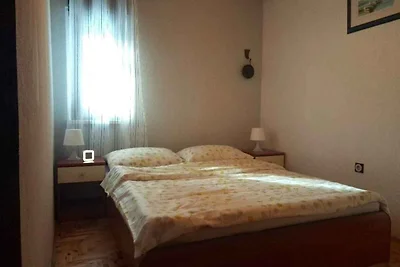 Ferienhaus mit Terrasse und grossen Garten