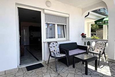 Ferienwohnung Mit Meerblick und Pool