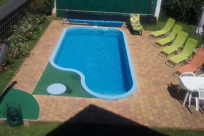 Ferienwohnung mit Pool und Internet