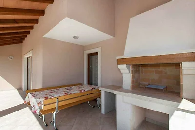 Villa mit Pool und Klimaanlage