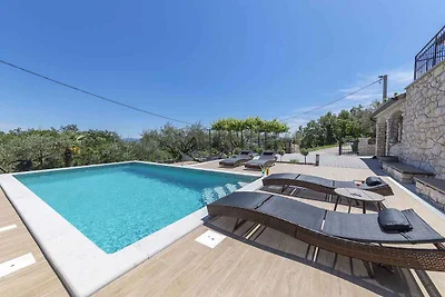 Ferienhaus mit Poolnutzung, Terrasse und