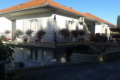 Ferienwohnung mit Terrasse und Grill