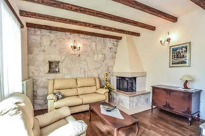 Ferienhaus mit Pool und Grill