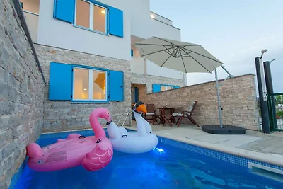 Ferienhaus für 10 Personen in Privlaka