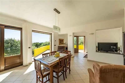 Ferienhaus mit Garten und Klimaanlage