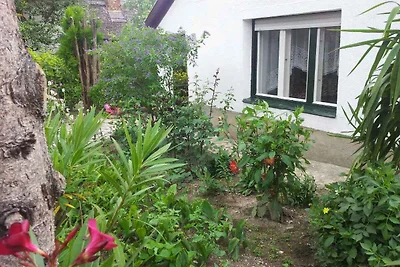 Ferienhaus mit Garten nur 50 m vom Zentrum