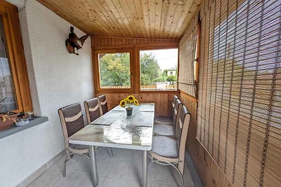 Ferienhaus mit Pool und Garten