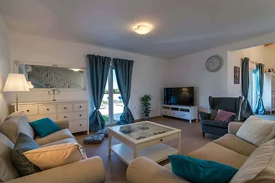 Villa mit Pool und Klimaanlage
