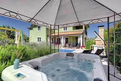 Villa mit Klimaanlage und Pool
