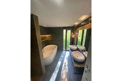 Ferienwohnung mit Schwimmbad, Whirlpool und S