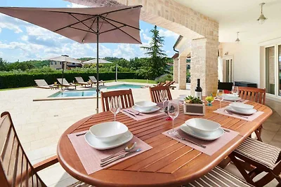 Villa mit Klimaanlage und Pool