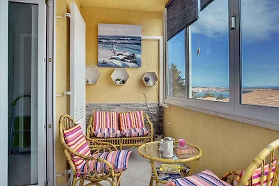 Ferienwohnung mit Balkon und Klimaanlage