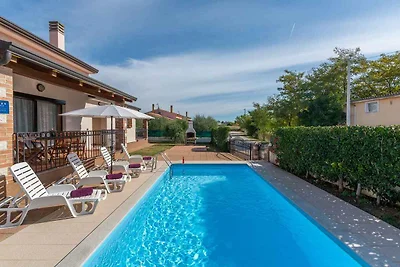 Villa mit Klimaanlage und Pool