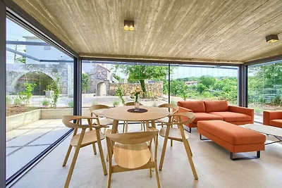 Villa mit Klimaanlage und Pool