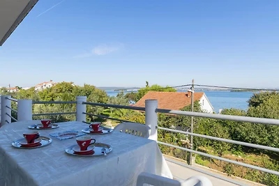 Ferienwohnung mit Balkon und Grill