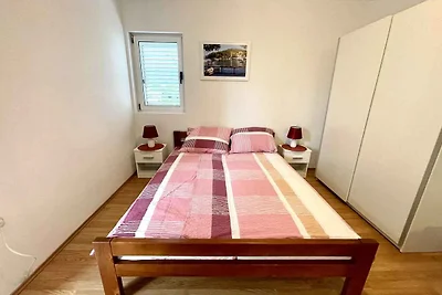 Studio mit Balkon und Klimaanlage