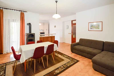 Ferienwohnung mit Balkon und Grillmöglichkeit