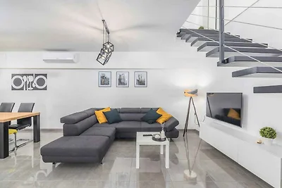 Villa mit Pool und Klimaanlage