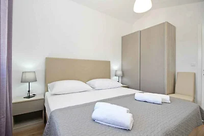 Ferienwohnung modern eingerichtet nur 300 m v
