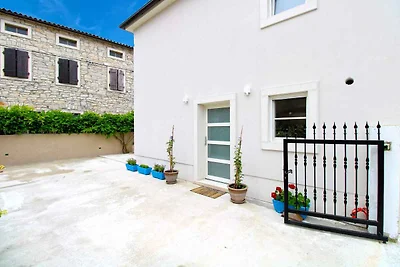 Ferienhaus mit grosser Terrasse und Grill