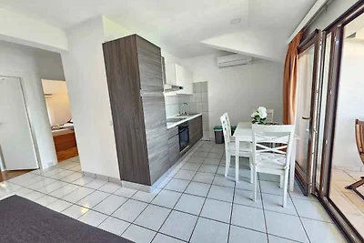 Ferienwohnung mit Garten und Klimaanlage
