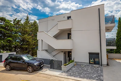 Ferienwohnung mit Meerblick und Pool