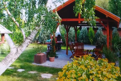 Ferienwohnung mit Gartenpavillon und Grill