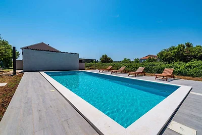 Ferienwohnung mit Balkon und Pool