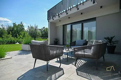 Villa mit Klimaanlage und Aussenpool