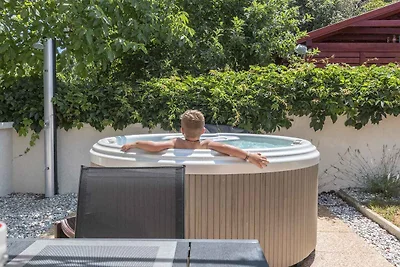 Ferienhaus mit Whirlpool in Strandnähe