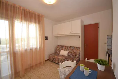 Studio mit Klimaanlage und Balkon