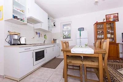 Appartamento Vacanza con famiglia Okrug Gornji