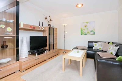 Ferienwohnung mit Terrasse und Garten
