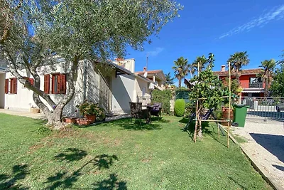 Studio mit Klimaanlage, WLAN und einer Terras