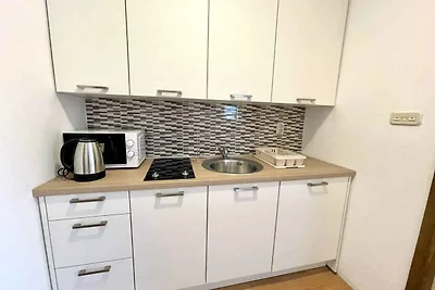 Studio mit Balkon und Klimaanlage