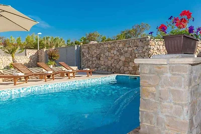 Villa mit Pool, Whirlpool und Sauna