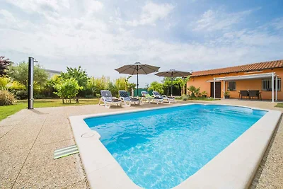 Villa mit Pool ruhig gelegen