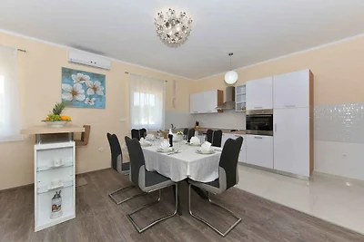 Villa familienfreundlich mit Pool und