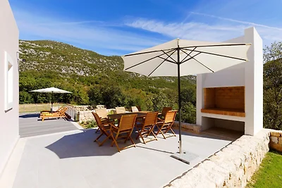 Villa mit Aussenpool